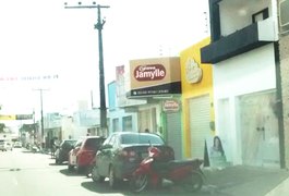 Homem armado pratica assalto em ótica no centro de Arapiraca