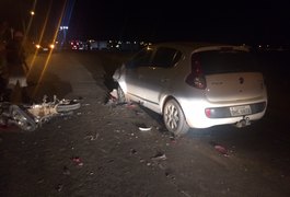 Colisão entre carro e moto deixa motociclista gravemente ferido em Arapiraca