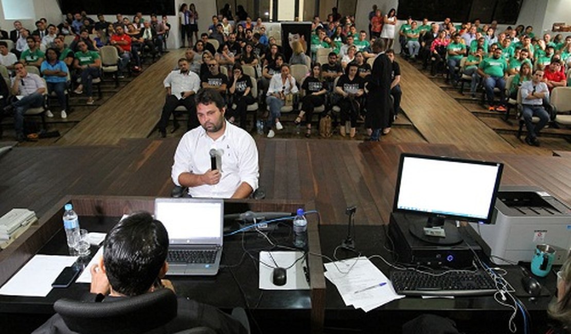 Júri popular desclassifica homicídio doloso para culposo de Rodolfo Câmara contra Davi Hora