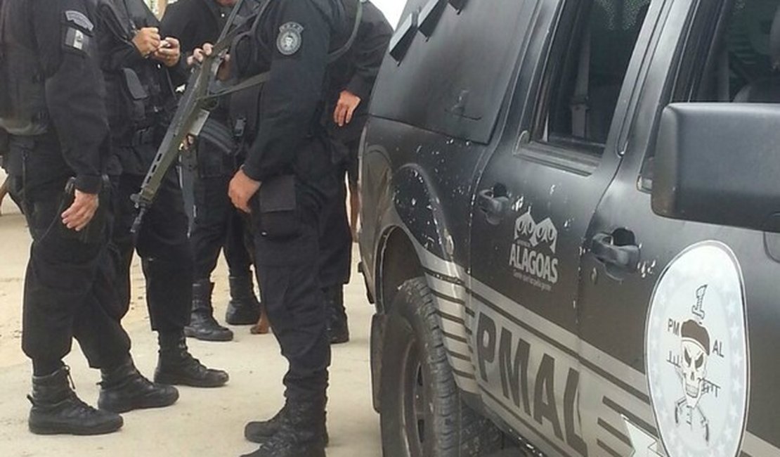 Suspeito de tráfico é baleado após tentar esfaquear policial em Maceió