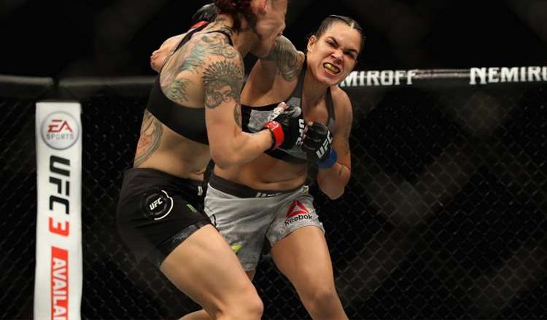 Amanda Nunes nocauteia Cyborg e vira 1ª mulher campeã de duas categorias no UFC