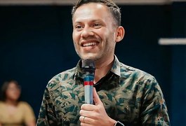 Após quatro meses recuperado da Covid-19, Cantor gospel Flávio Camargo morre de pneumonia