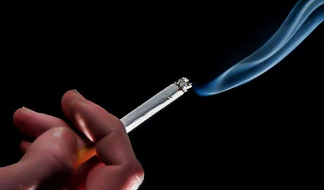 Nove em cada dez adolescentes compram cigarro em comércio autorizado