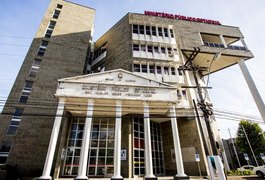 Ministério Público investiga aumento de salários de políticos em Penedo