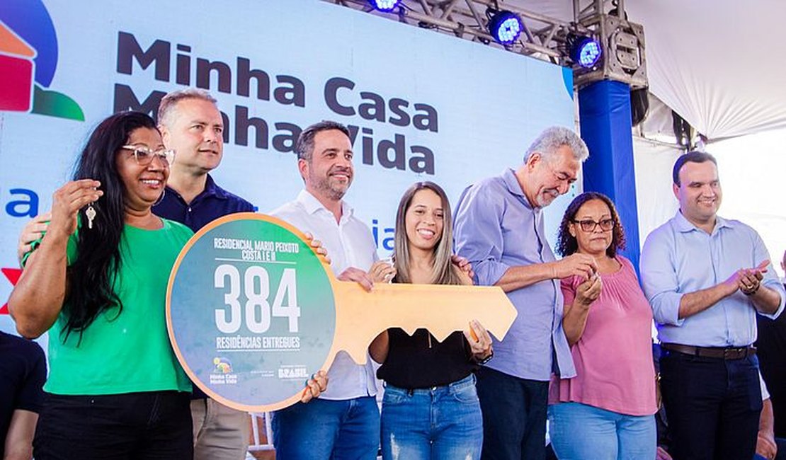 Paulo Dantas, Lula e Renan Filho entregam 384 moradias do programa Minha Casa, Minha Vida