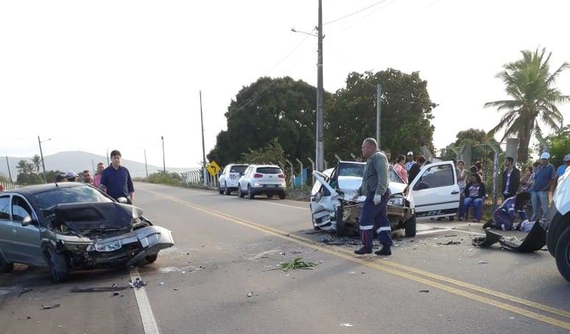 Colisão na AL 115 deixa cinco feridos em Igaci