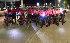 Ciclistas dos grupos Mete Marcha e Pedal por Amor