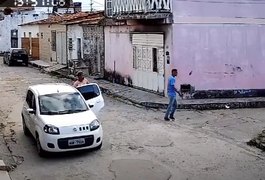 Vídeo mostra criminosos chegando ao local de homicídio de jovem manicure, em Penedo