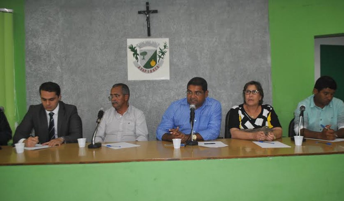 Prefeita e vice participaram de audiência pública sobre os problemas da Casal