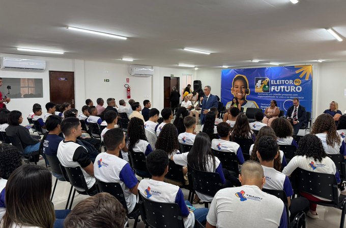 Traipu recebe palestra do Programa Eleitor do Futuro no auditório da Casa da Cultura