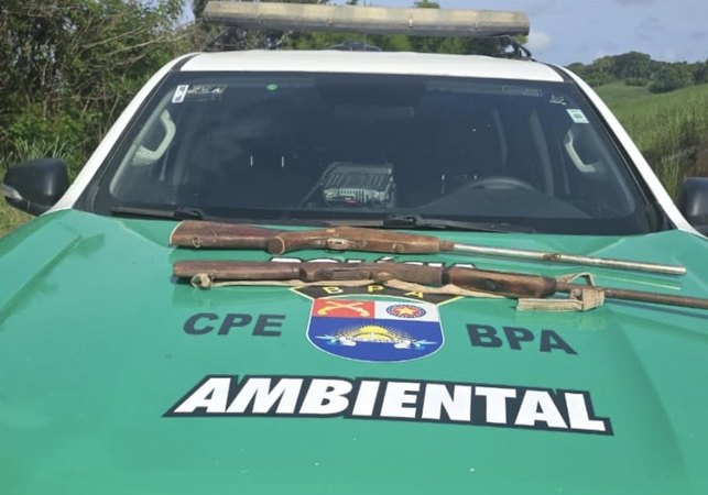 PM apreende duas armas de fogo durante fiscalização ambiental em Porto Calvo