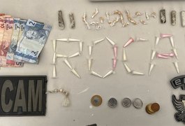 Dupla é presa por tráfico e consumo de drogas e adulteração de sinal identificador de veículo automotor, em Arapiraca