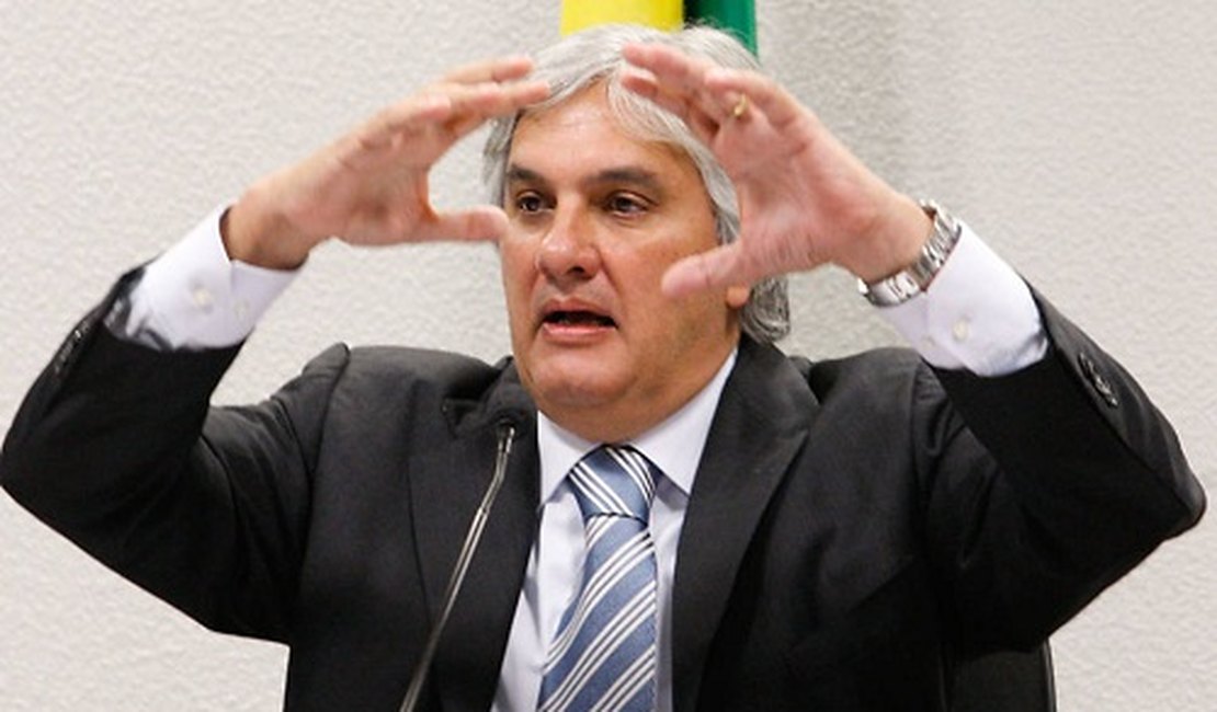 Delcídio pode ter citado ex-presidente Lula só para levar vantagem, diz MPF