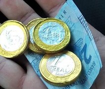 Passageira engana motorista de aplicativo e paga corrida com moedas de chocolate