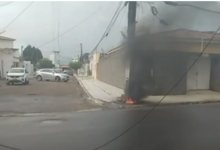 Vereadores Pablo Fênix e Fabiano Leão buscam solução para os constantes incêndios em postes em Arapiraca