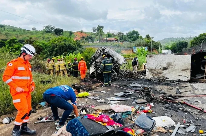 Casal e bebê de 1 ano que estavam em ônibus na BR-116 iam passar Natal na Bahia