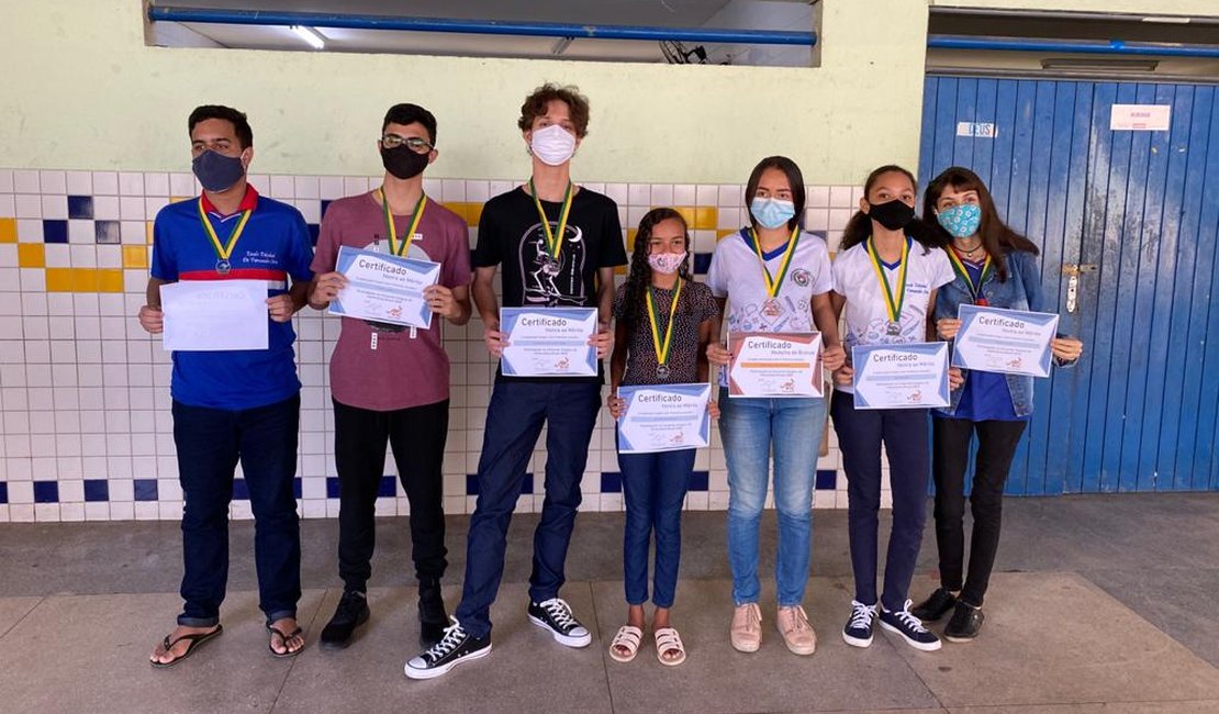 Estudantes de uma escola alagoana são premiados na Olimpíada Nacional de Matemática