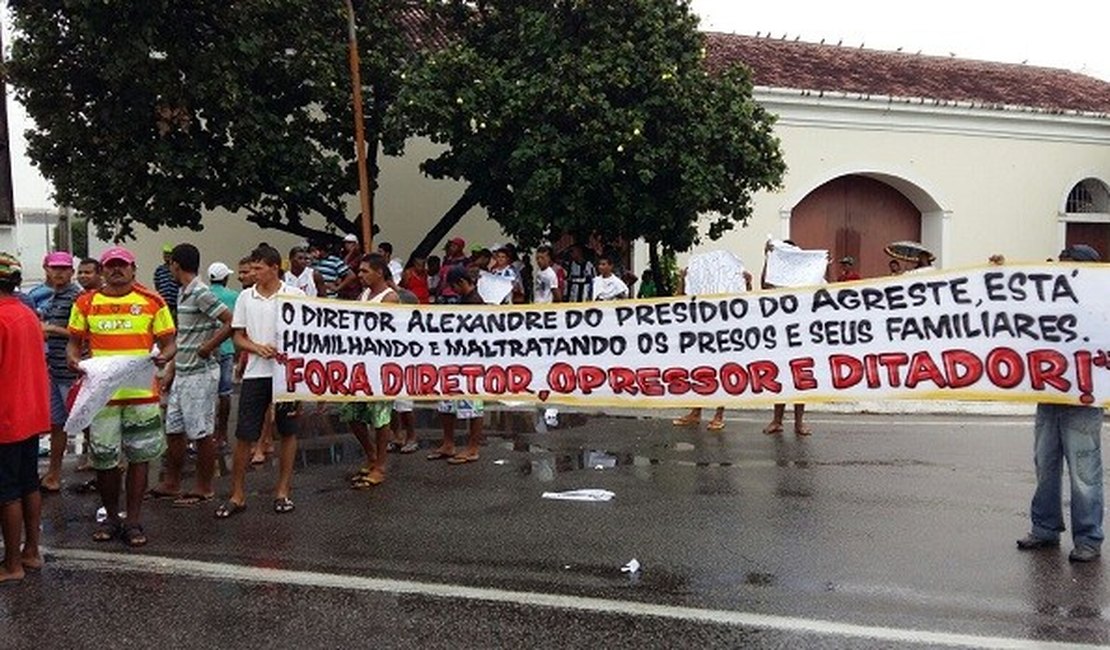 Familiares de detentos do Presídio do Agreste denunciam maus-tratos