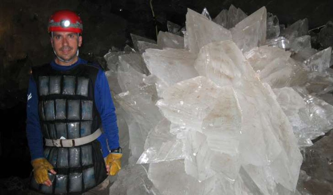 Cientistas encontram vida ‘adormecida’ há mais de 10 mil anos em caverna de cristal