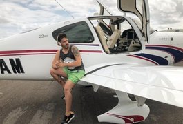 Carlinhos Maia compra jatinho de R$ 7,5 milhões