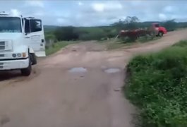 VÍDEO: Pipeiros flagrados jogando água fora são notificados pelo Exército no Sertão