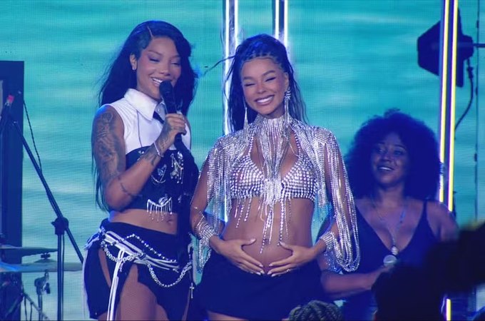 Ludmilla e Brunna Gonçalves revelam o nome da filha em festa no BBB