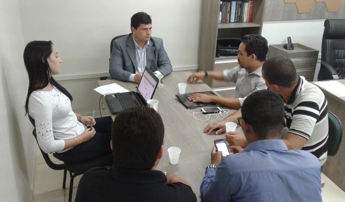 Defensoria Pública de Alagoas recebe comissão de motoristas de Uber