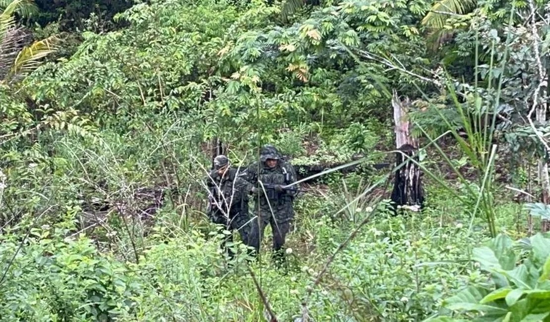 Homem que assassinou esposa na frente dos filhos no Natal morre após trocar tiros com o Bope no AP