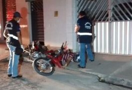 Ladrões roubam moto, mas são perseguidos e baleados; um deles morreu