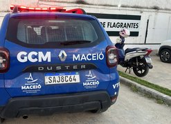 Guarda Municipal prende indivíduos após confusão por dívida de R$ 5 na orla de Maceió