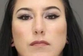 Mulher estrangula homem durante o sexo, transa com cadáver, o esquarteja e joga cabeça em balde