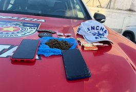 Cavalaria prende dupla por tráfico de drogas em Maceió