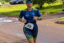 Triatleta é atingida por lancha dos bombeiros e tem pé amputado durante competição