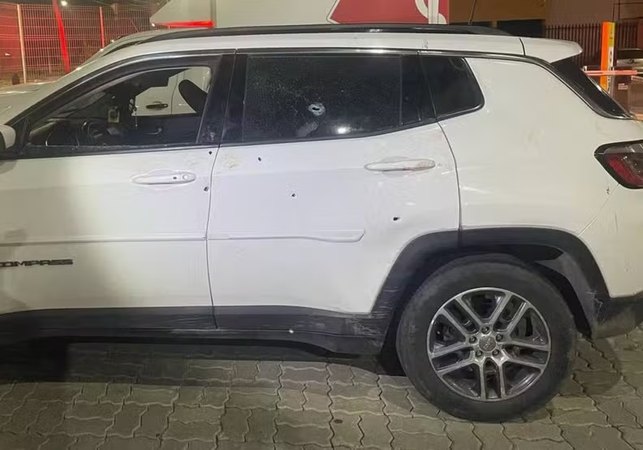 Duas jovens são assassinadas dentro de veículo em ataque a tiros em Fortaleza