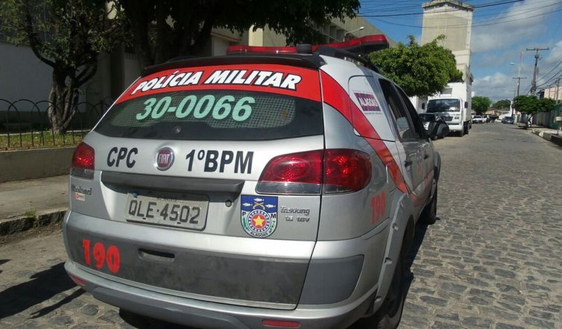 PM de folga intercepta sequestro relâmpago em que família era feita refém