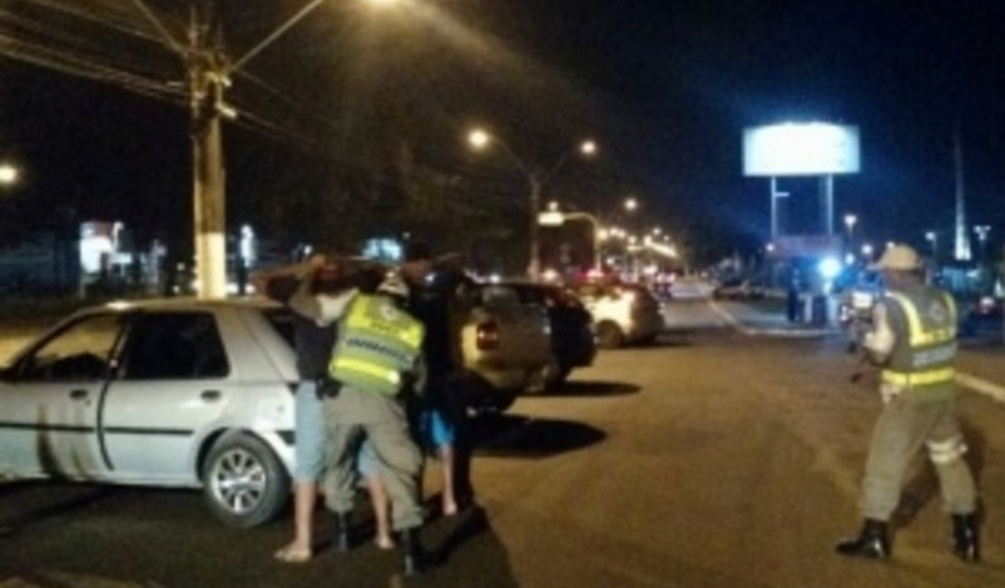 Operação prende 3 condutores e apreende 12 veículos em Maceió