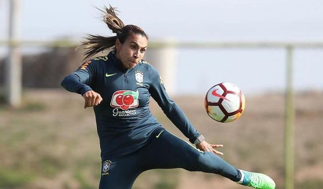 A 15 dias do Mundial, Marta tem lesão na coxa esquerda e preocupa