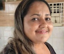 Mulher morre após família encontrá-la desacordada no banheiro de casa, em Delmiro