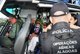 Grupamento Aéreo realiza sonho de criança portadora de leucemia