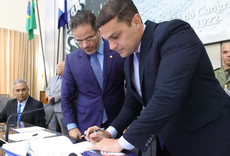 Alexandre Ayres é eleito vice-presidência da Assembleia de Alagoas, após reconfiguração na Mesa Diretora