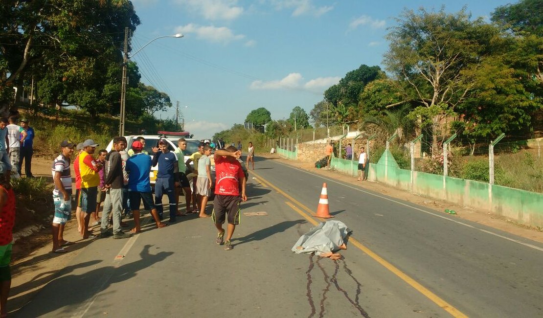 Vídeo. Motociclista morre após grave acidente em rodovia, no Agreste