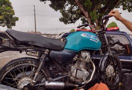 Cacimbinhas: Borracheiro empresta moto roubada para adolescente e cinco pessoas vão parar na delegacia