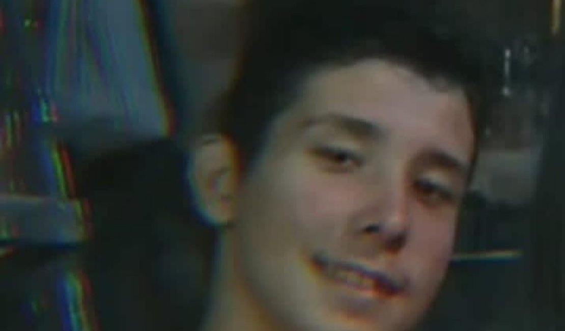 De moto com o primo, adolescente é atingido por van e morre no Hospital de Emergência