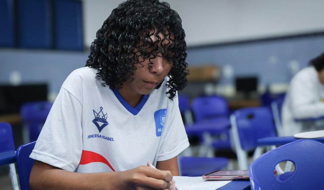 Mais de mil estudantes participam da segunda fase da Olimpíada Alagoana de Matemática