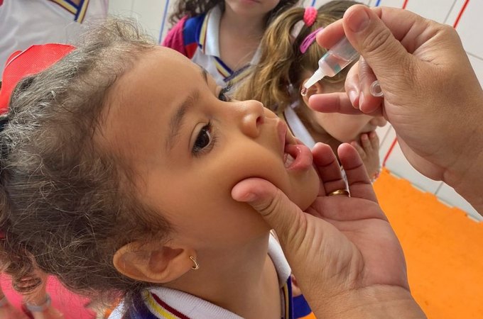 Arapiraca inicia campanha de vacinação contra poliomielite para crianças de 1 a 5 anos
