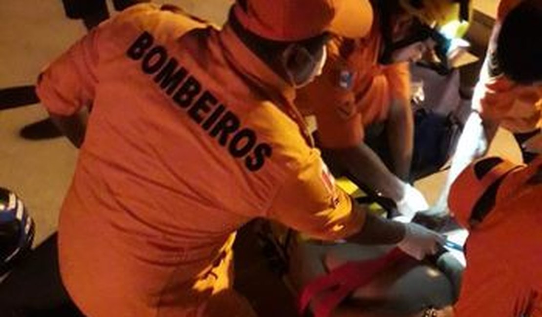 Motociclista fica ferido após colidir com cavalo, no Sertão