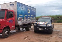 PRF recupera veículo de carga que havia sido roubado no dia anterior em AL