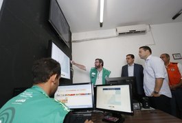 Governador anuncia plano conjunto de socorro às vítimas das chuvas em Sala de Alerta