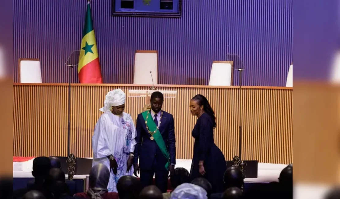 Presidente de Senegal assume e apresenta duas primeiras-damas