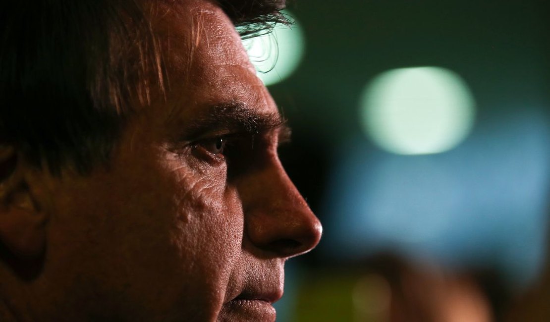 Bolsonaro diz que conterá desperdício de recursos